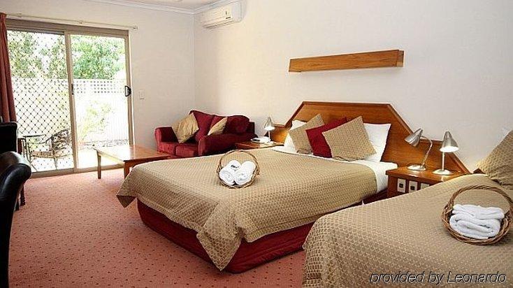 Wine Village Motor Inn Rutherglen Room photo