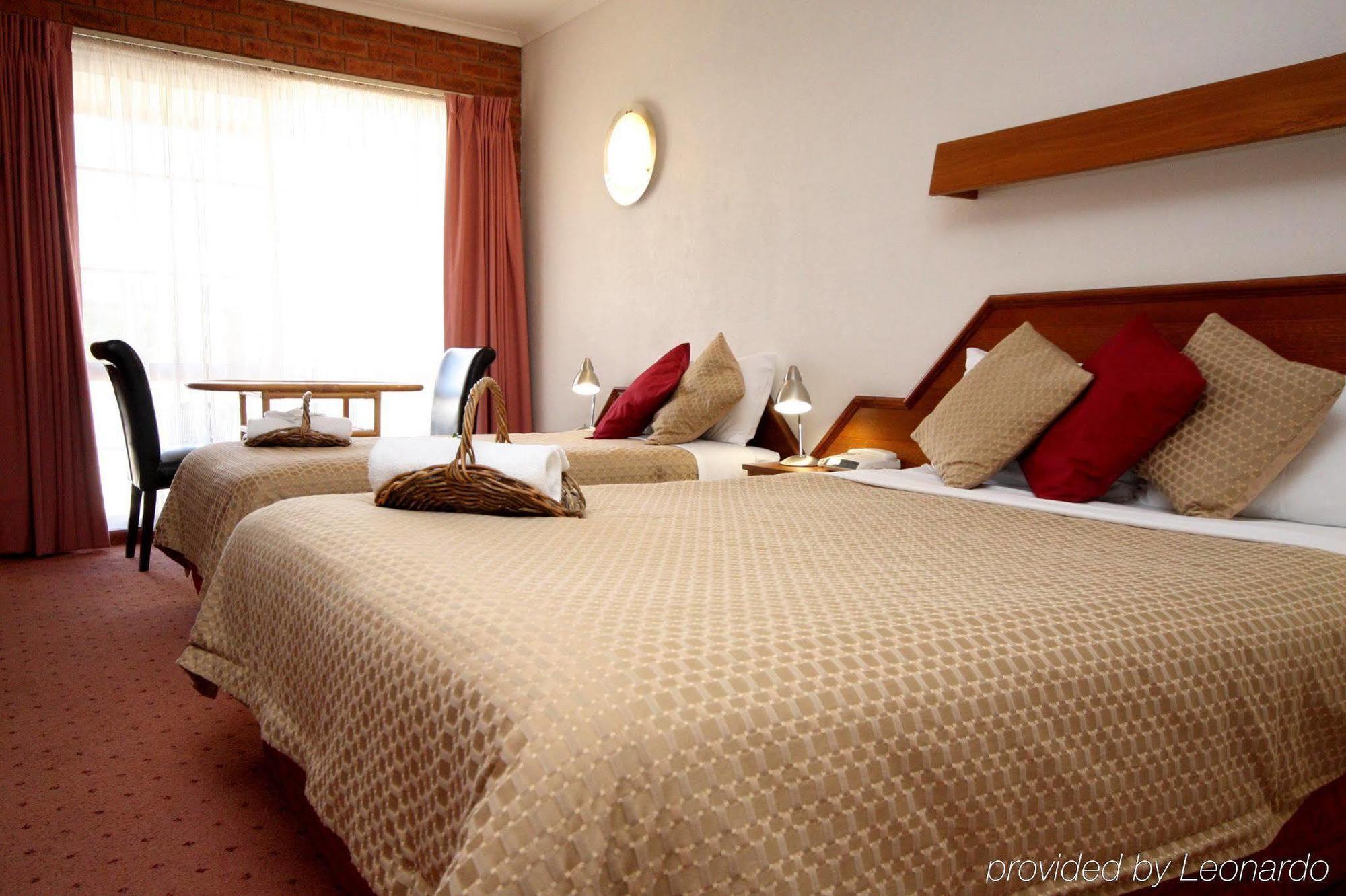 Wine Village Motor Inn Rutherglen Room photo